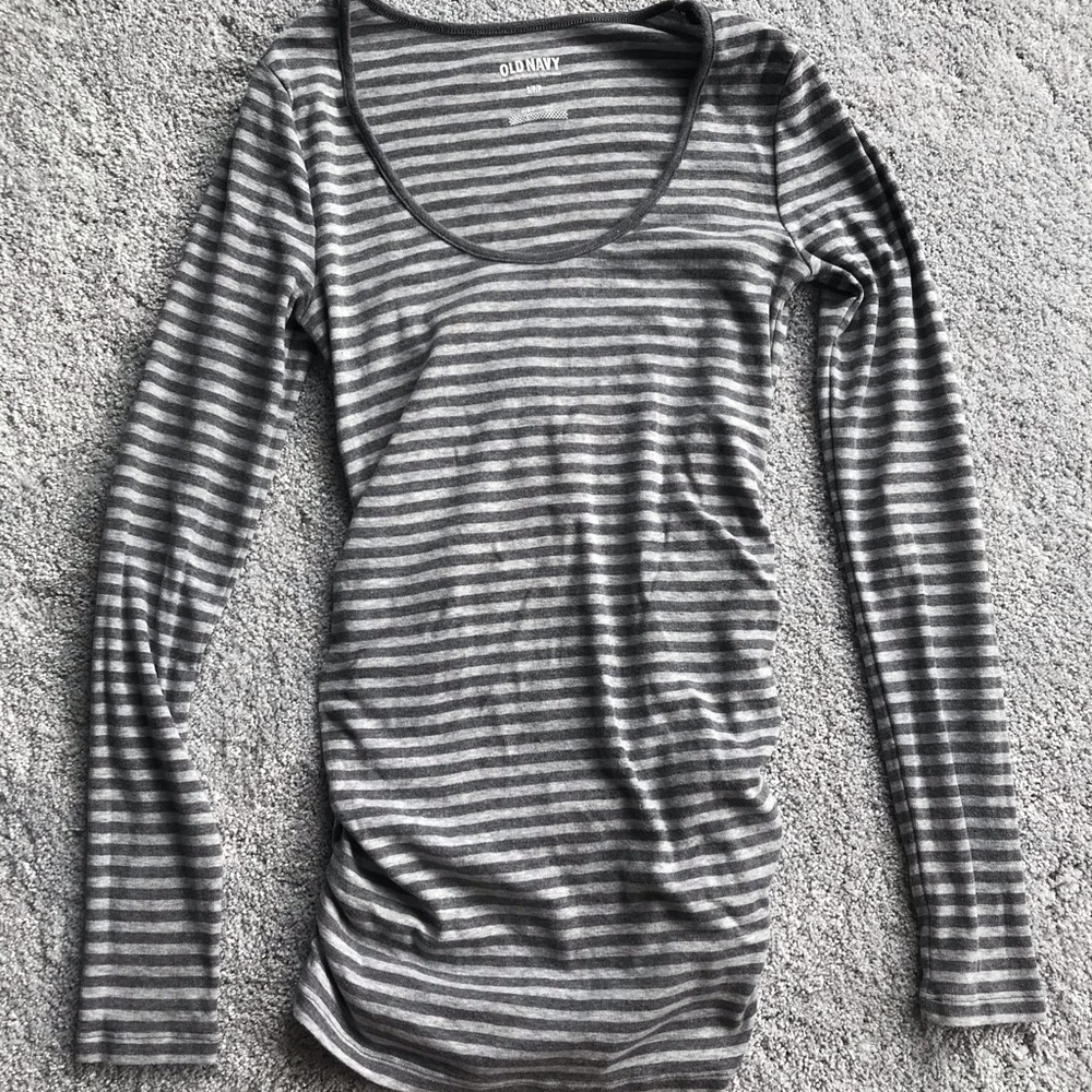 Old Navy maternity grey striped shirt